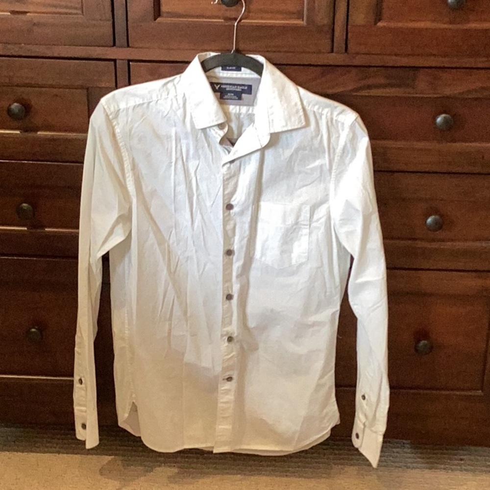 American Eagle XS/Slim Fit men’s white dress shirt.